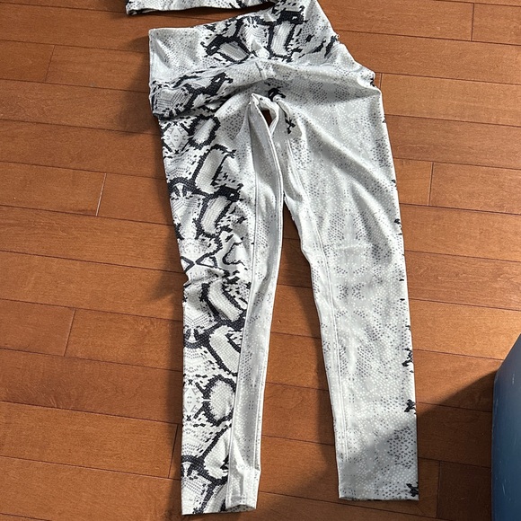 Snakeskin Print Activewear Set - Picture 2 of 3